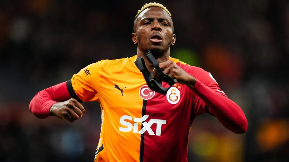 Osimhen’den Napoli’ye rest!